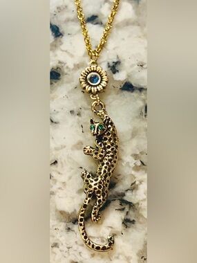 Gorgeous Rare Repurposed Gucci Daisy Green Eyed Leopard Necklace